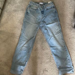 Mom fit folded Zara jeans Europe size 40, USA size 8